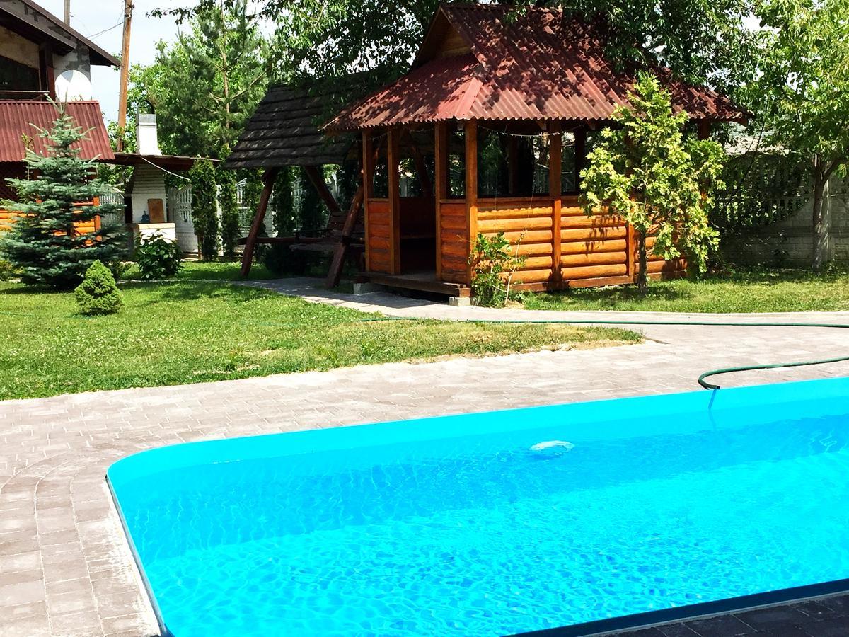Котетж у вілла Діола Косов Экстерьер фото
